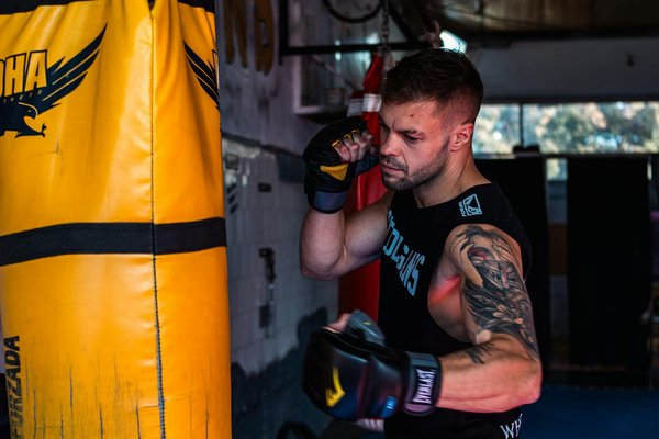 Welche Sicherheitsvorkehrungen sind beim Sportfahrradfahren zu beachten?